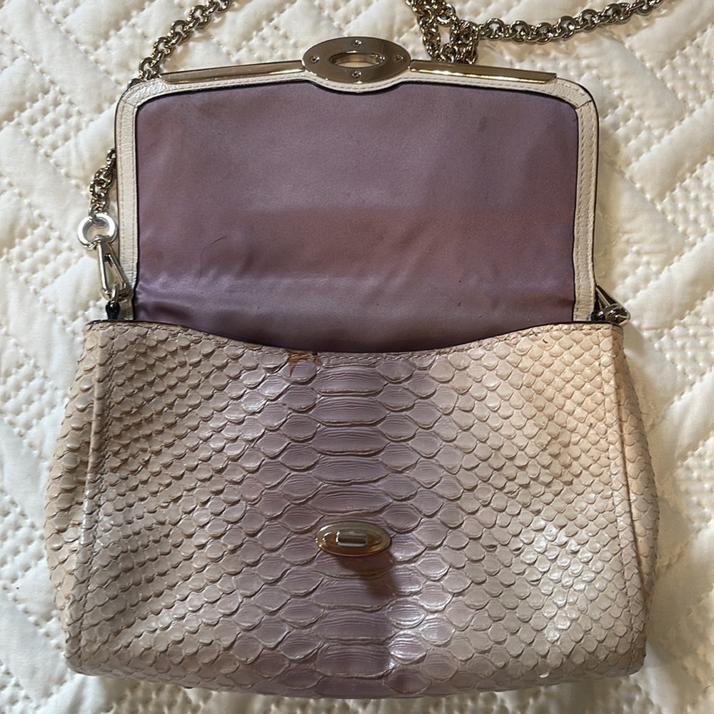 Coach Handbag With Gold Chain Cream with a little mauve mixed in it - Picture 6 of 8